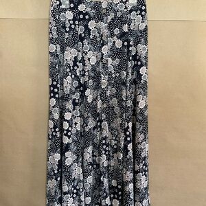SJS maxi skirt. Navy blue floral. Size M